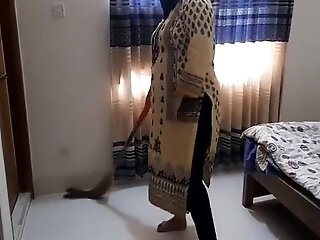 Punjabi Ayesha Aunty Fucked By Maid!