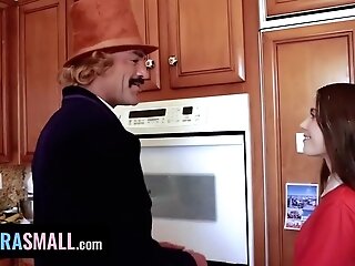 Sia Wood And Charles Dera In Willy Wanka And The Hook-up Factory - Porno Parody Feat