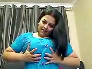 Sexy Indian Stunner On Webcam Fucktoys Her Cooch On Livecam